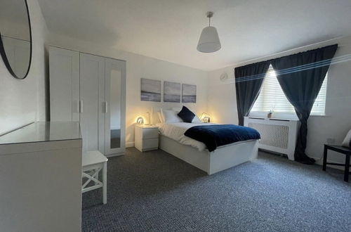 Foto 3 - Captivating 2-bed Apartment in London