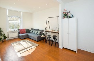 Foto 1 - Charming 2-bed Apartment in London
