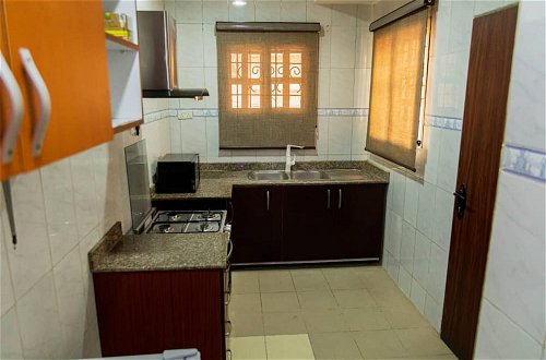 Photo 10 - Captivating 3-bed Apartment in Lagos