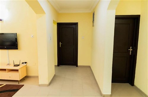 Photo 24 - Captivating 3-bed Apartment in Lagos
