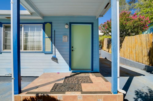 Foto 14 - Eclectic Oroville Cottage w/ Charcoal Grill