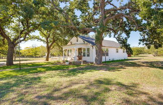 Photo 1 - Idyllic Country Cottage ~ 18 Mi to Lake Bridgeport