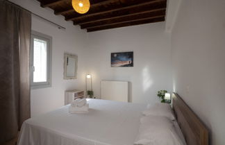 Photo 2 - Mykonos Stylish Ivory Apt w Shared Pool