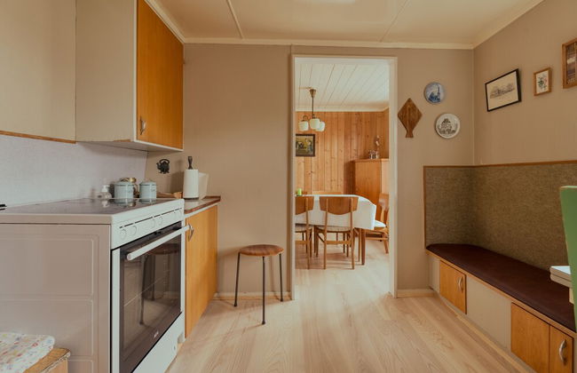 Charming 3 Bedroom House In A Peaceful Village - Photo 7