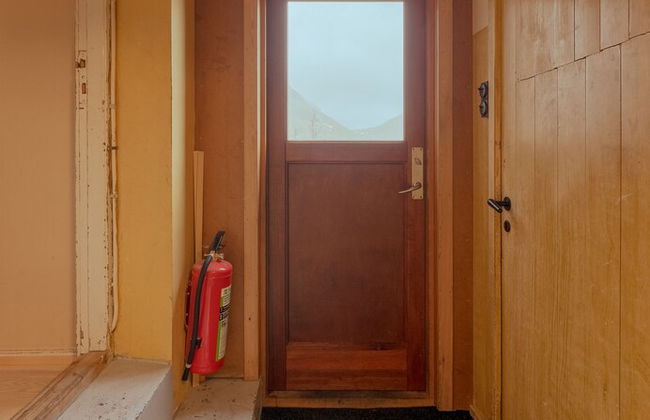 Charming 3 Bedroom House In A Peaceful Village - Photo 2