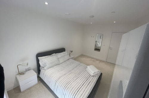 Photo 4 - Remarkable 2-bed Apartment in London