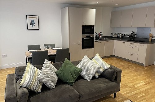 Foto 9 - Remarkable 2-bed Apartment in London