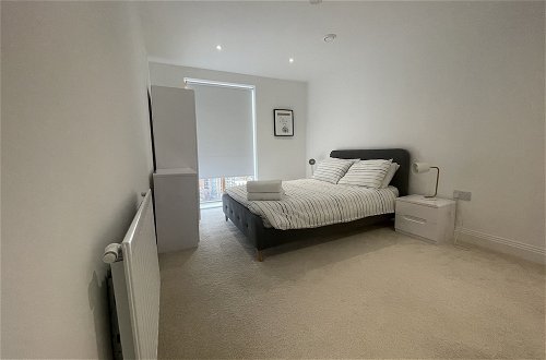 Photo 2 - Remarkable 2-bed Apartment in London