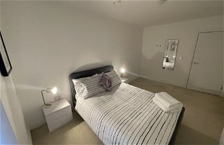 Foto 3 - Remarkable 2-bed Apartment in London