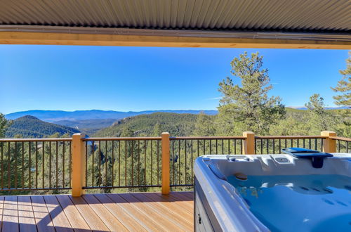 Photo 12 - Luxury Haven w/ Hot Tub & Staunton State Park View