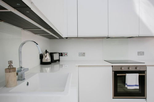 Photo 8 - Pristine & Lavish 1BD Flat - Paddington