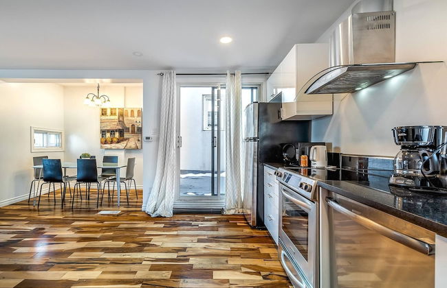 Stylish Townhome Dt Mtl Num01 - Photo 7