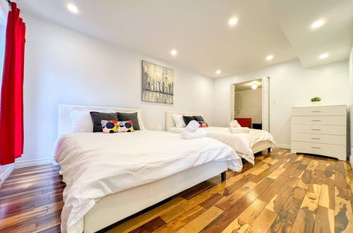 Photo 3 - Stylish Townhome Dt Mtl Num01