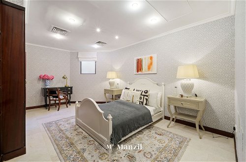 Photo 1 - Manzil -Exquisite 5BR Villa in Palm w Beach Access
