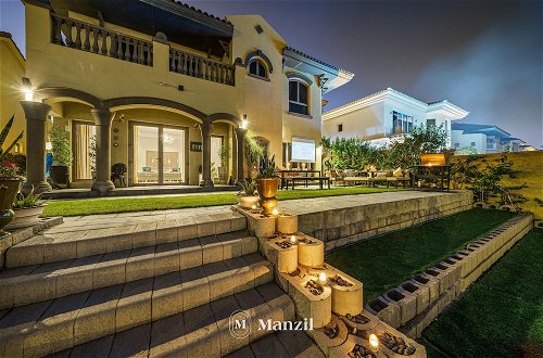 Photo 15 - Manzil -Exquisite 5BR Villa in Palm w Beach Access