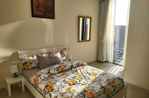 Foto 5 - B411 FURNISHED APARTMENT WITH MAIDROOM