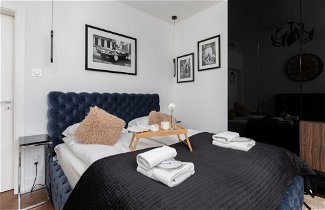Foto 3 - Stylish Apartment by Renters Prestige