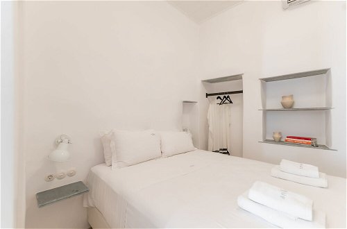 Photo 2 - aniko suites White Alley
