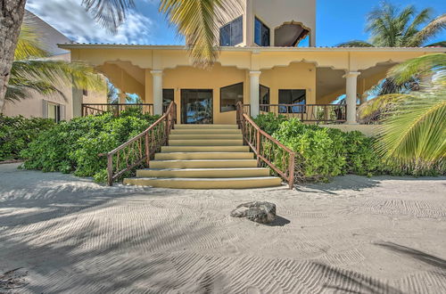 Photo 16 - Beachfront Quintana Roo Apartment w/ Ocean Views