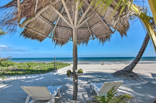 Photo 3 - Beachfront Quintana Roo Apartment w/ Ocean Views