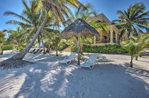 Foto 19 - Beachfront Quintana Roo Apartment w/ Ocean Views