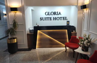 Photo 2 - Gloria Suite Hotel