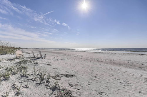 Foto 28 - St Pete Beach Getaway - Walk to the Ocean