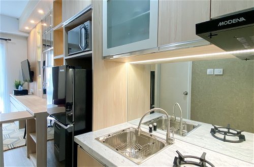 Photo 12 - Great Choice And Comfort Stay 2Br At Patraland Urbano Apartment