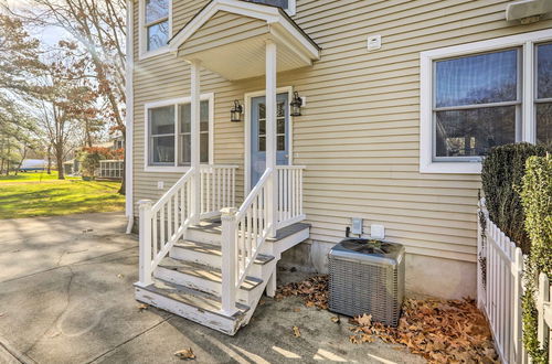 Foto 8 - Charming Seekonk Home w/ Pool Access