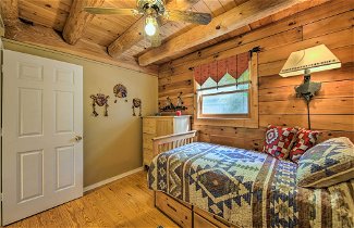 Foto 3 - Lush Marble Cabin Rental w/ Deck, Fire Pit & Grill