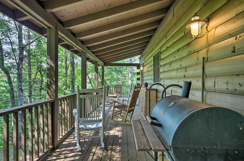 Foto 13 - Lush Marble Cabin Rental w/ Deck, Fire Pit & Grill