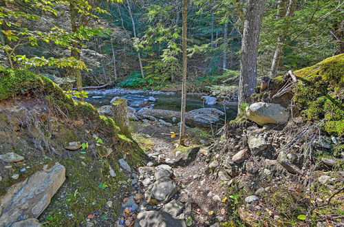 Foto 16 - Remote Cabin w/ Fire Pit: 3 Miles to Stowe Mtn