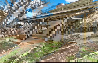 Foto 1 - Huge Luxury Home With Hot Tub and Sauna - 2 mi to Dwntn