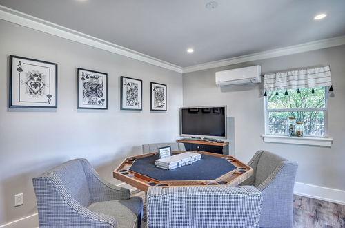 Photo 10 - Modern Luxurious Home With Game Room