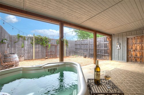 Photo 1 - Private Luxury Retreat With Hot Tub 10mins To Fred