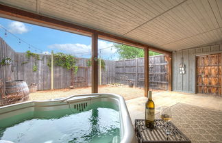 Photo 1 - Private Luxury Retreat With Hot Tub 10mins To Fred