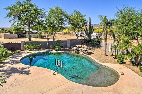 Foto 3 - Luxe Scottsdale Home w/ Horse Stables & Pool