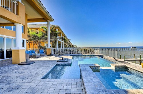 Foto 3 - Apollo Beach House w/ Private Pool + Hot Tub
