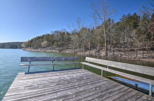 Foto 1 - Lakefront Table Rock Getaway w/ Private Swim Dock