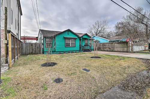 Photo 2 - Houston Heights Bungalow - 6 Mi to Downtown