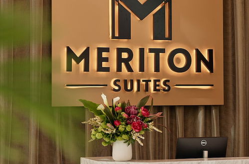 Photo 1 - Meriton Suites King Street Melbourne