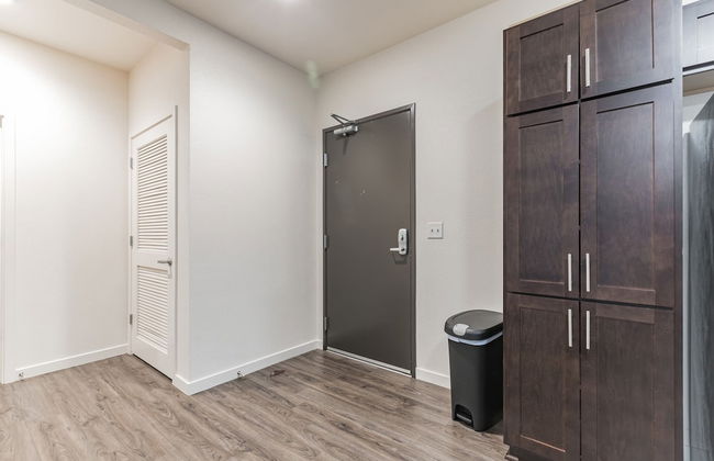 Modern Apartment With Upgraded Amenities Near CSU - Photo 23