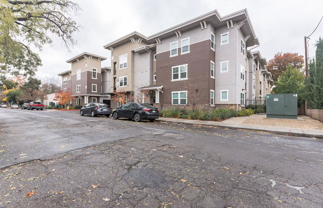 Modern Apartment With Upgraded Amenities Near CSU - Photo 28