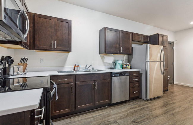 Modern Apartment With Upgraded Amenities Near CSU - Photo 13
