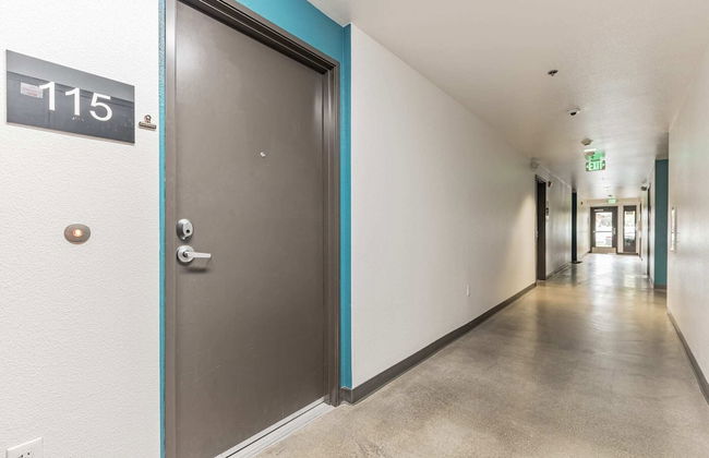 Modern Apartment With Upgraded Amenities Near CSU - Photo 24