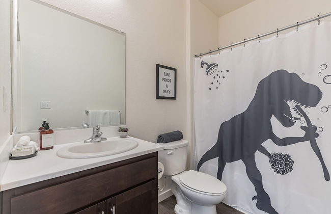 Modern Apartment With Upgraded Amenities Near CSU - Photo 22