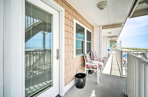 Foto 13 - Charming Oceanfront Condo, Walk to Wildwood Beach