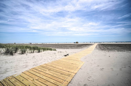 Photo 20 - Charming Oceanfront Condo, Walk to Wildwood Beach