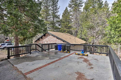 Photo 2 - Modern Cabin w/ Game Room & Deck, Near Skiing