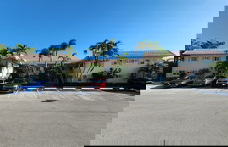 Foto 1 - Coco Palms Apartments By Lowkl